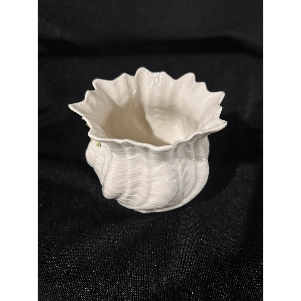 Belleek Carlingford Cache Twisted Planter Ruffled Edge Flower‎ Ireland Blk Stamp